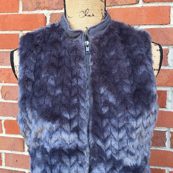 Vintage America Grey Zip Up Fur Vest Women’s Small - Picture 2 of 6